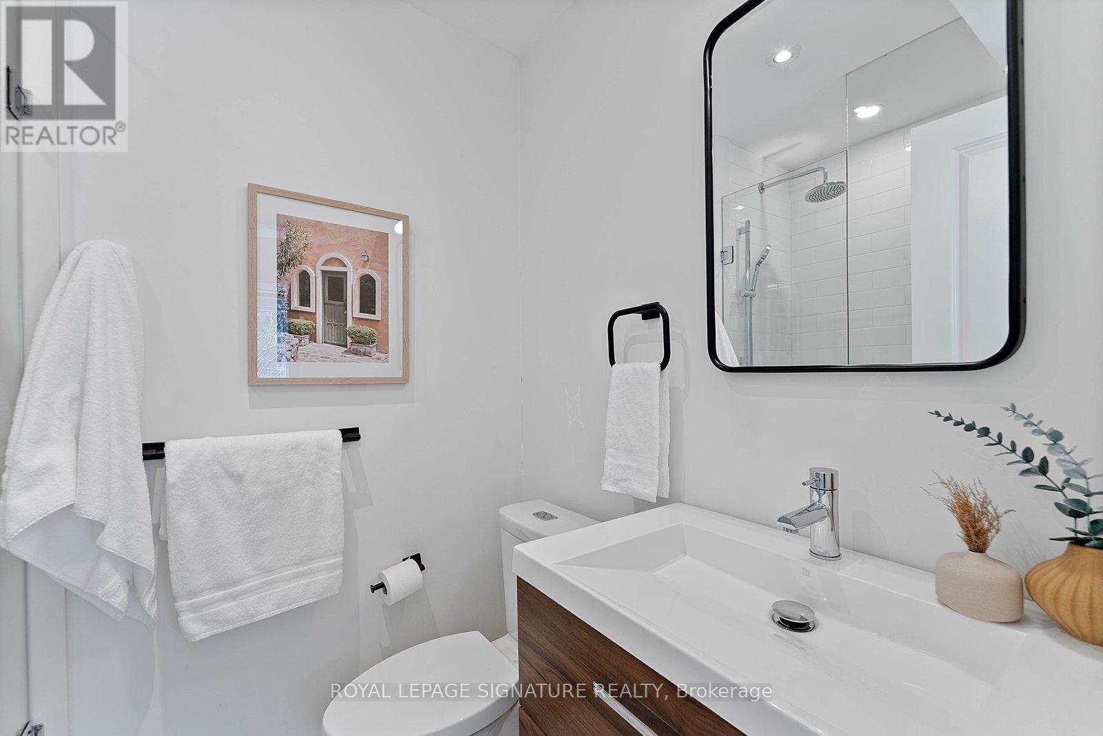 100 Sussex Avenue, Toronto, Ontario  M5S 1K3 - Photo 28 - C13152180