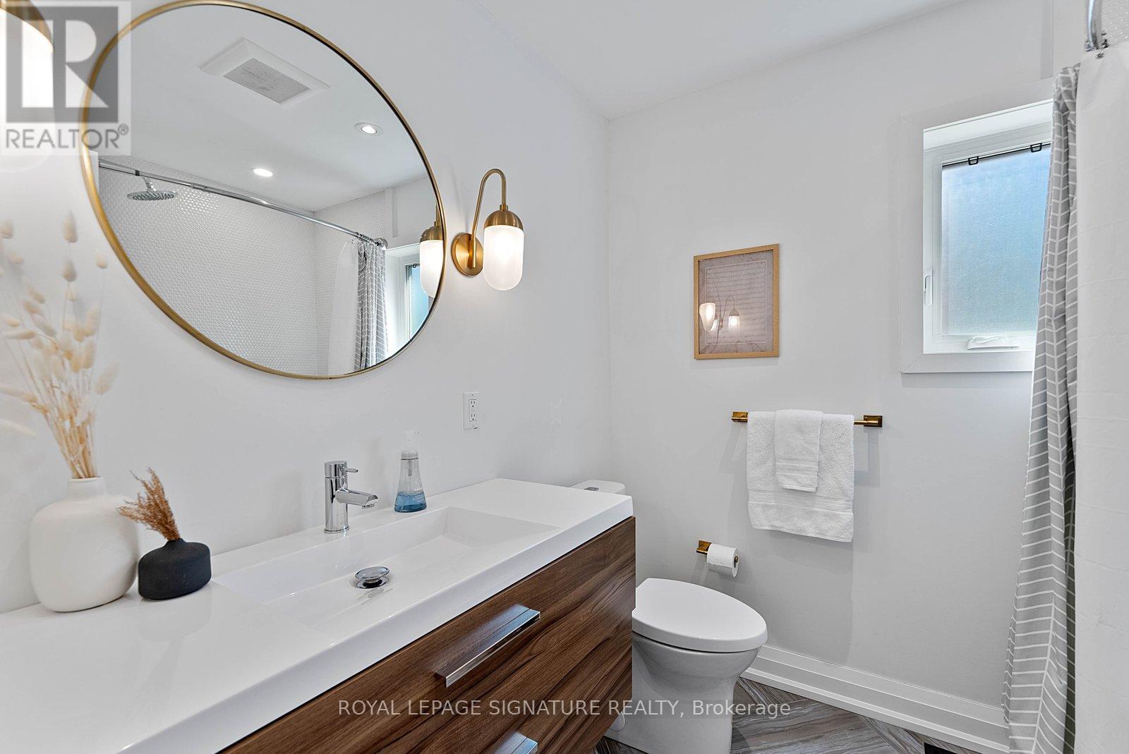 100 Sussex Avenue, Toronto, Ontario  M5S 1K3 - Photo 31 - C13152180