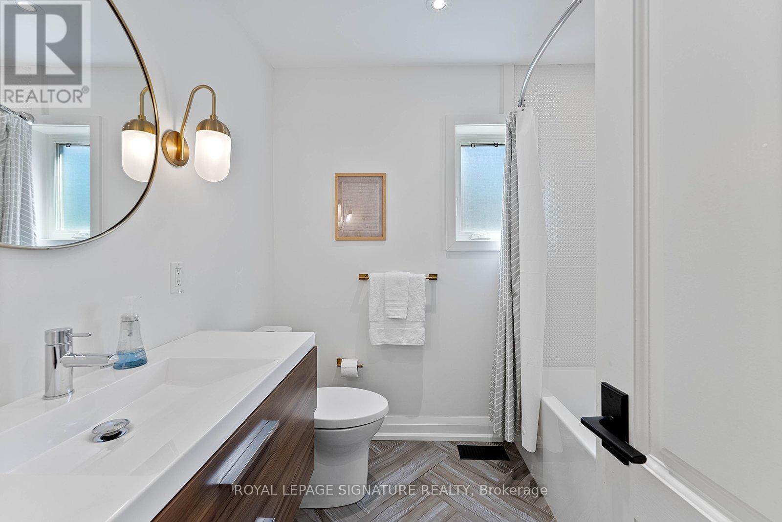 100 Sussex Avenue, Toronto, Ontario  M5S 1K3 - Photo 32 - C13152180