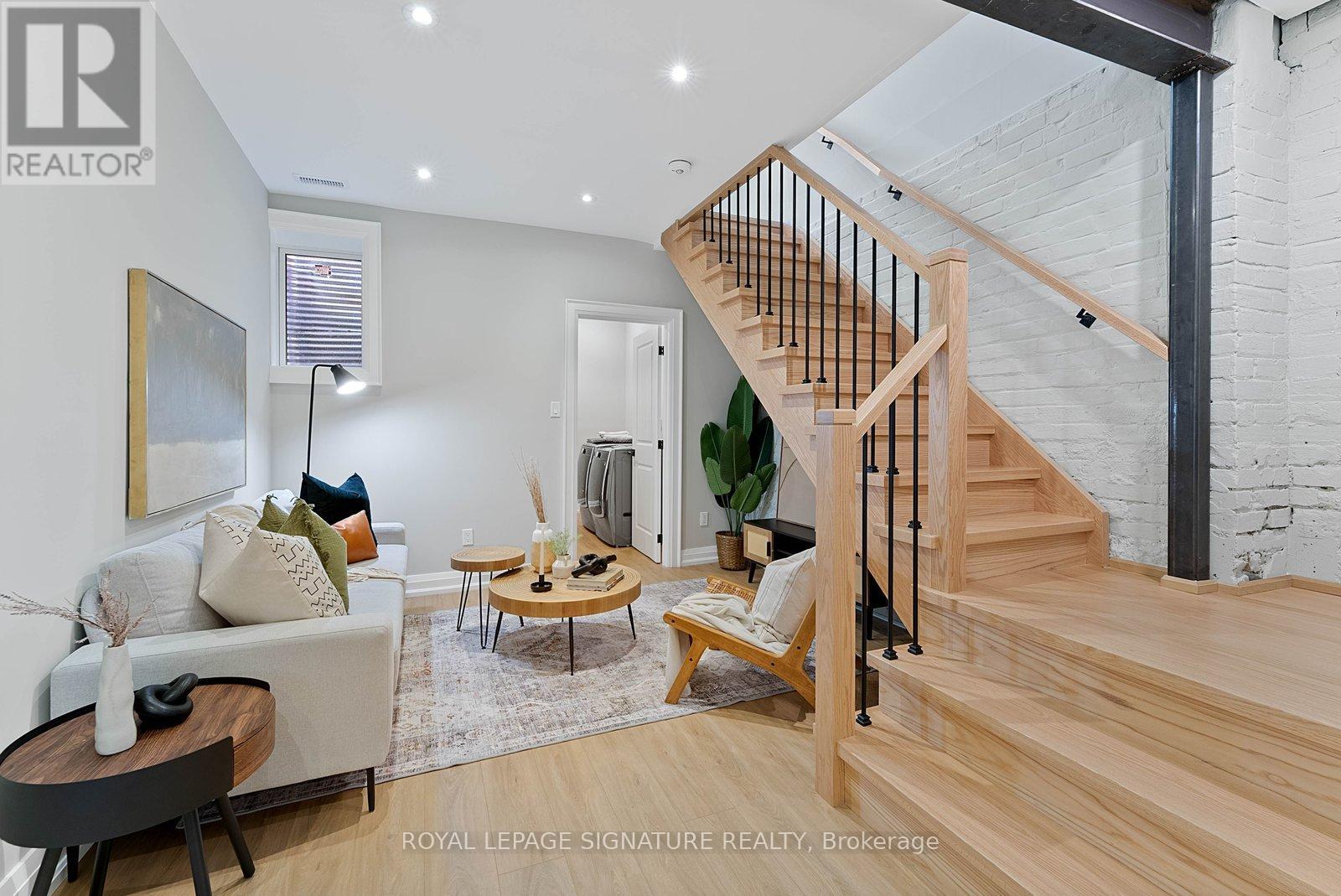 100 Sussex Avenue, Toronto, Ontario  M5S 1K3 - Photo 33 - C13152180