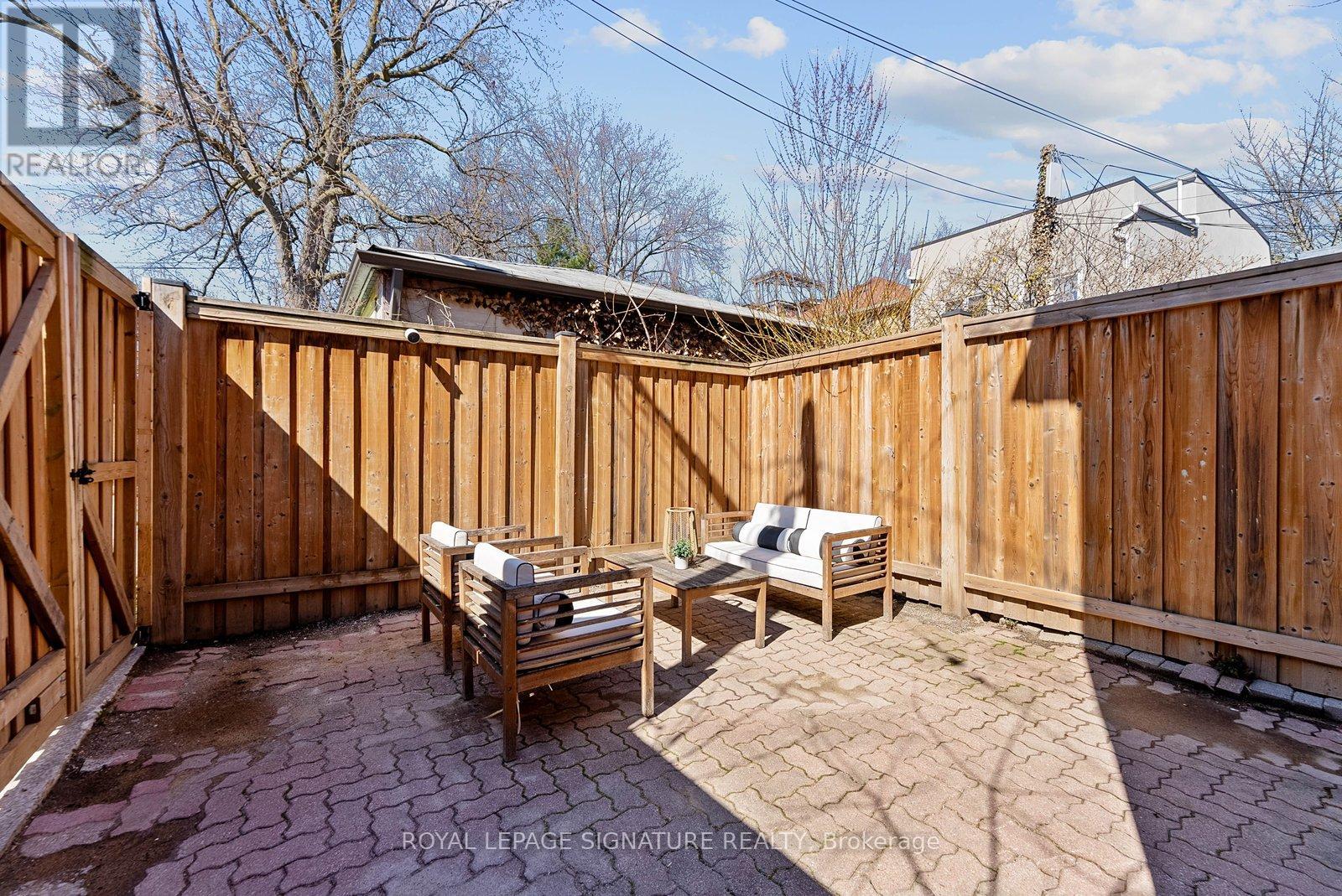 100 Sussex Avenue, Toronto, Ontario  M5S 1K3 - Photo 37 - C13152180