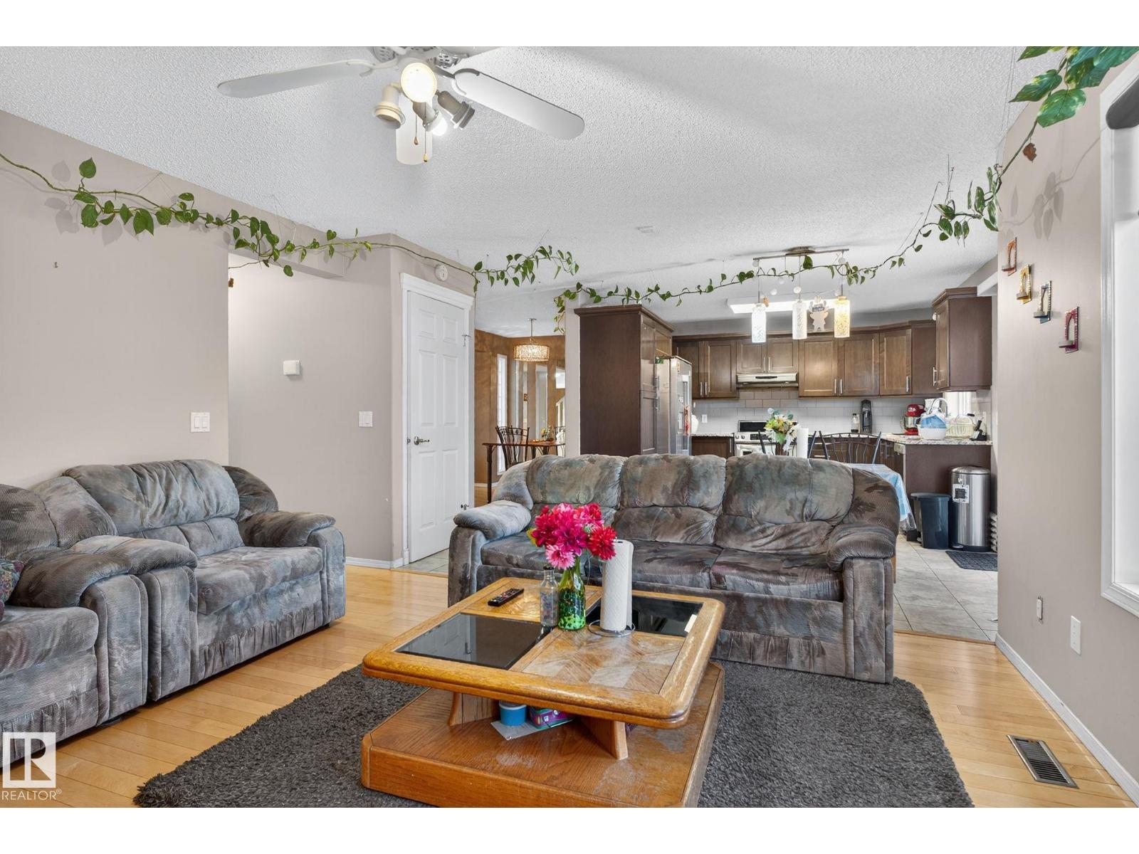 3912 31 St Nw, Edmonton, Alberta  T6T 1J5 - Photo 9 - E4488858
