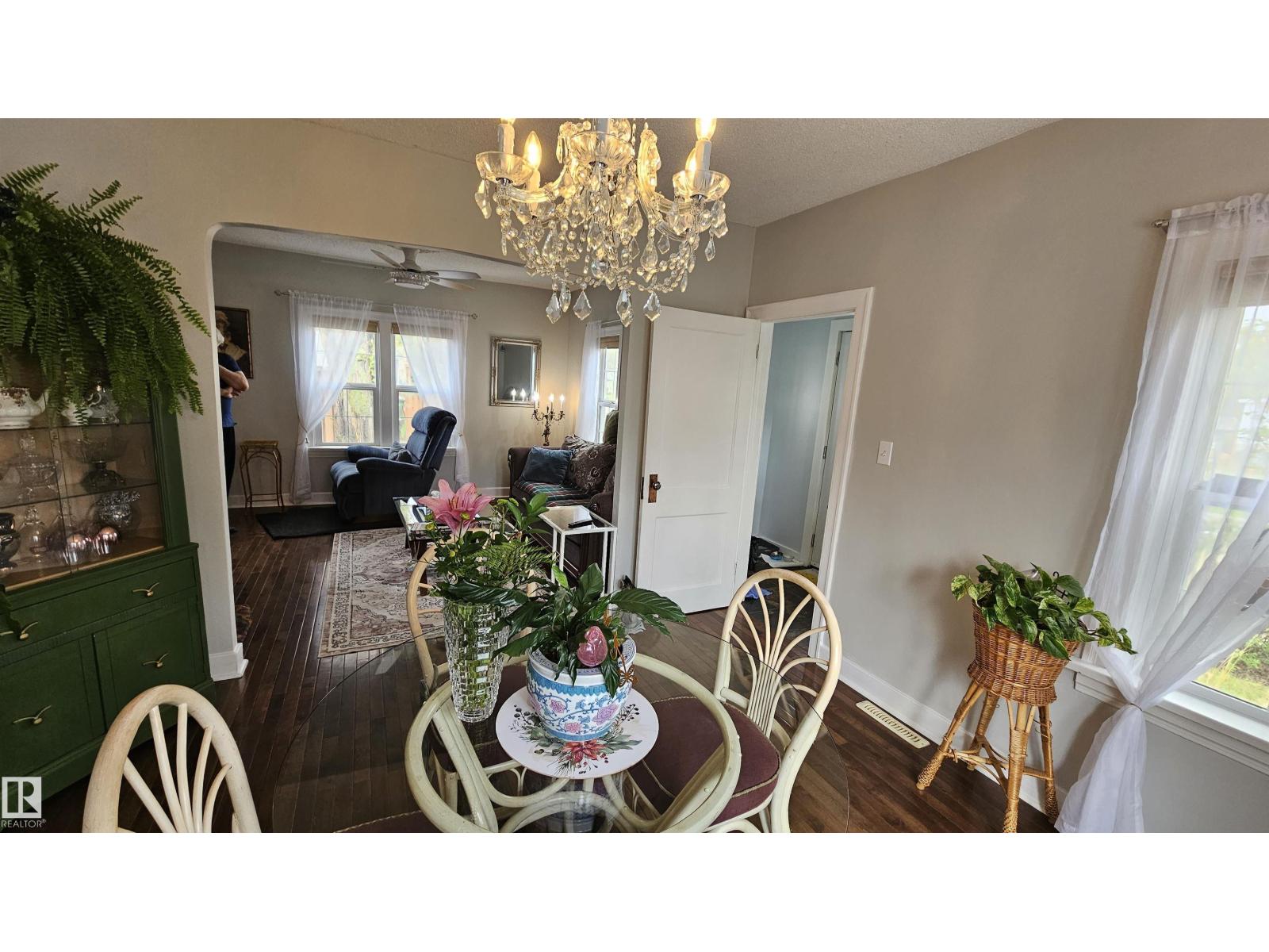 4502 52 St, Wetaskiwin, Alberta  T9A 1N6 - Photo 4 - E4488860