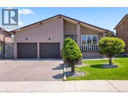140 SOLOMON Crescent, Hamilton, Ontario