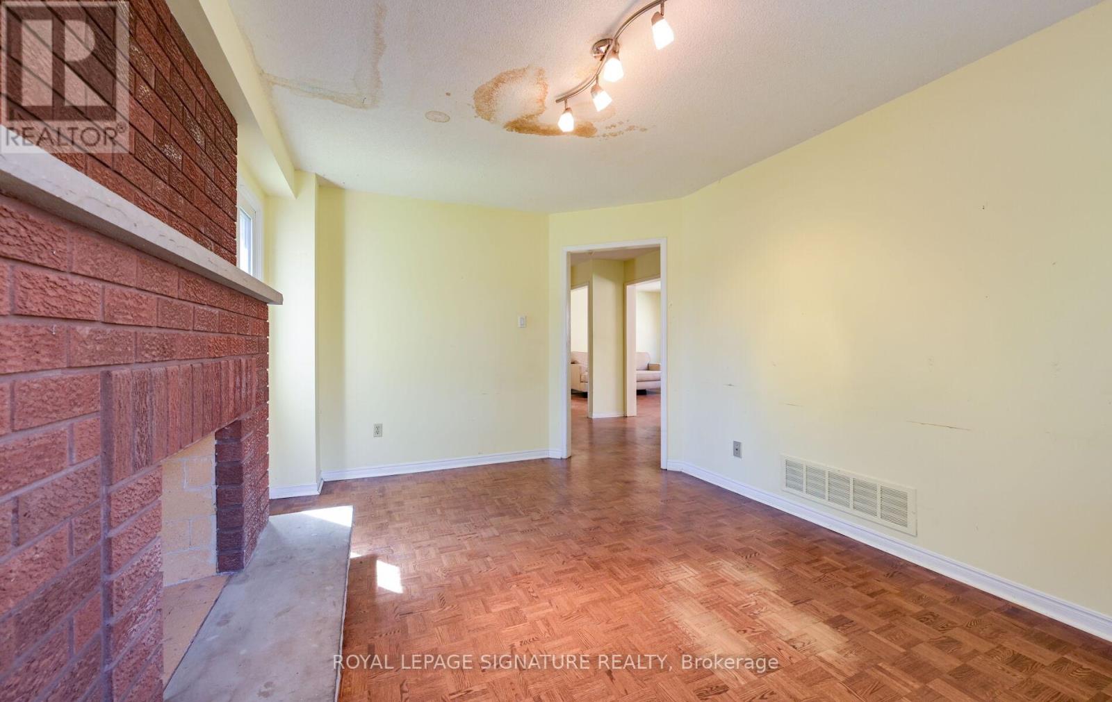 2 Danjohn Crescent, Toronto, Ontario  M1V 3N3 - Photo 11 - E13152104