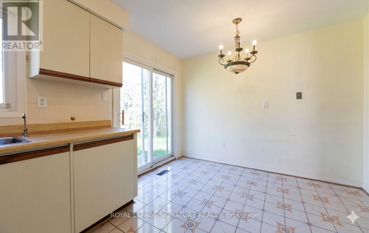 2 Danjohn Crescent, Toronto, Ontario  M1V 3N3 - Photo 15 - E13152104