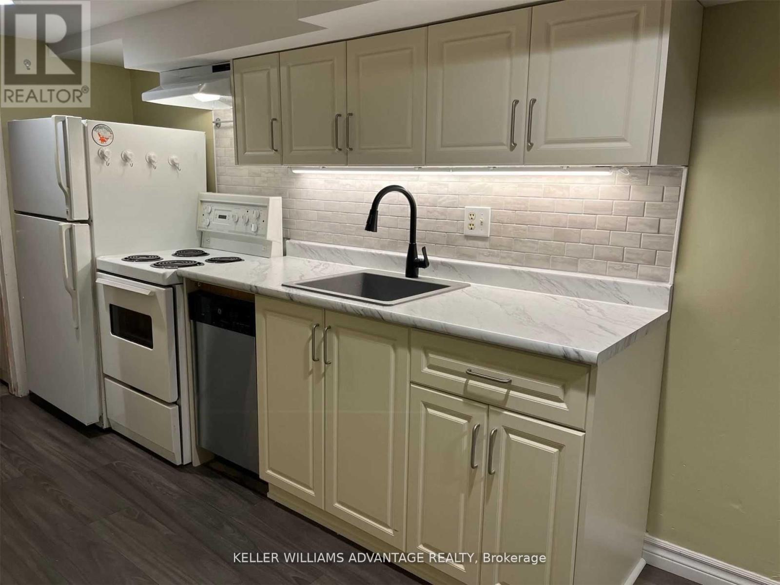 Lower - 131 Monarch Park Avenue, Toronto, Ontario M4J 4R3 - Photo 3 - E13152150
