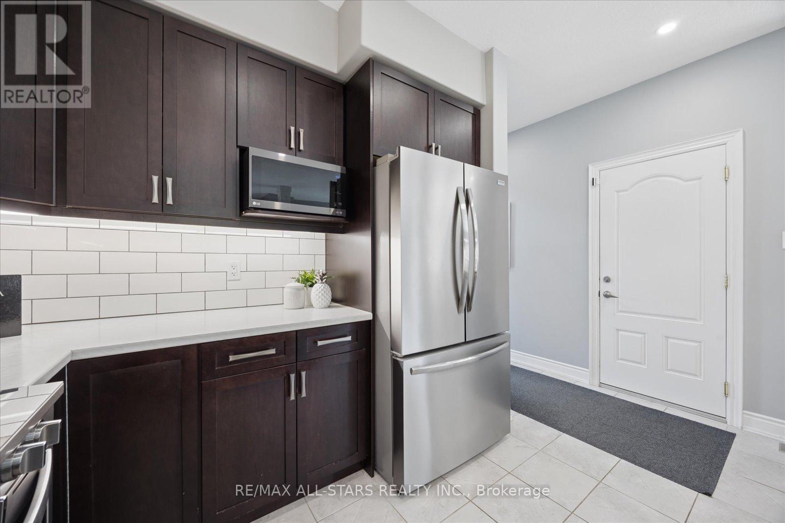 18 Carleton Trail, New Tecumseth, Ontario  L0G 1A0 - Photo 14 - N13152232