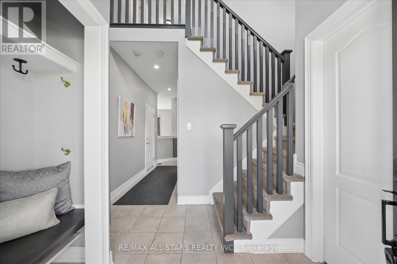 18 Carleton Trail, New Tecumseth, Ontario  L0G 1A0 - Photo 6 - N13152232