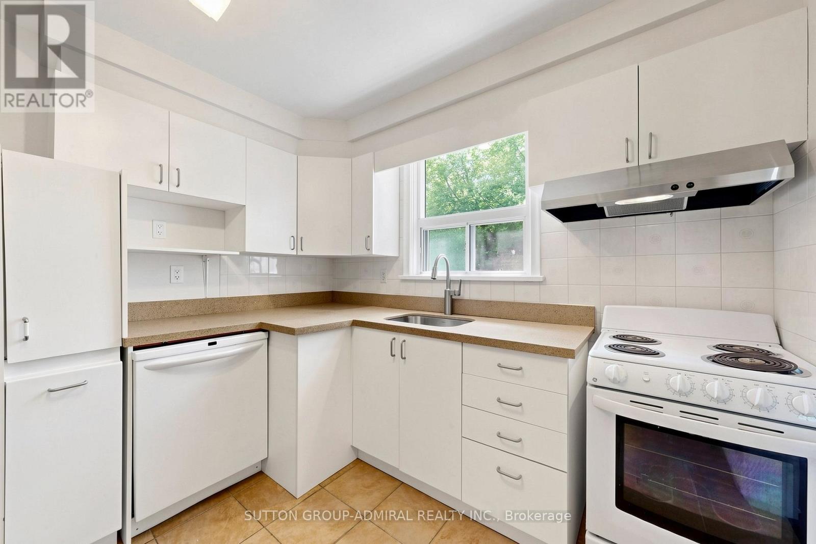 319 Patricia Avenue, Toronto, Ontario  M2R 2M6 - Photo 10 - C13127508
