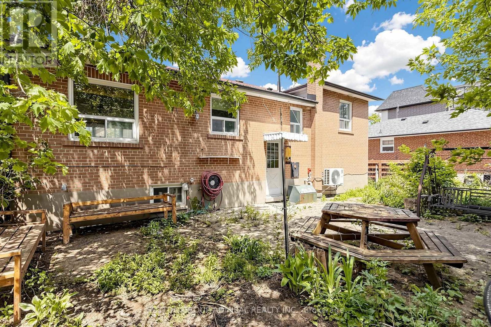 319 Patricia Avenue, Toronto, Ontario  M2R 2M6 - Photo 29 - C13127508