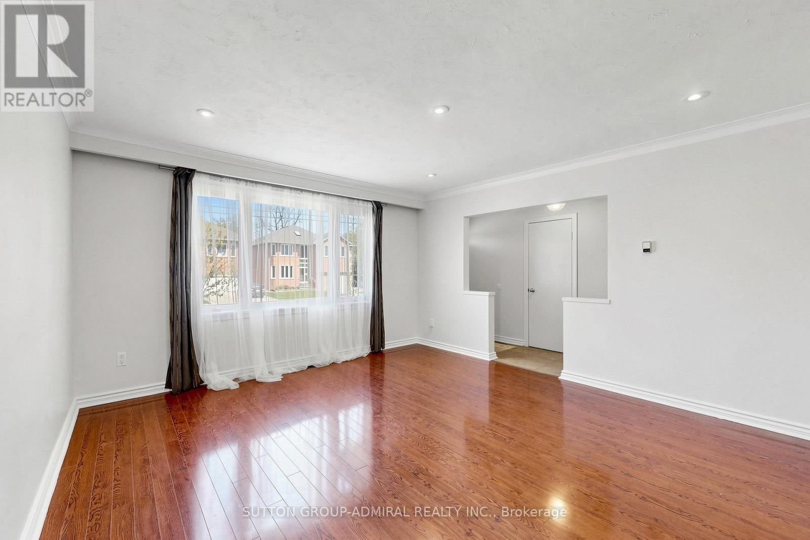 319 Patricia Avenue, Toronto, Ontario  M2R 2M6 - Photo 5 - C13127508