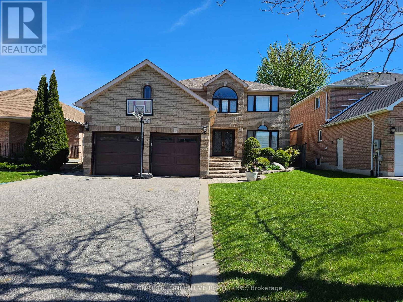 4 Chantal Street, Barrie (Painswick South), Ontario  L4N 9S4 - Photo 1 - S13152208