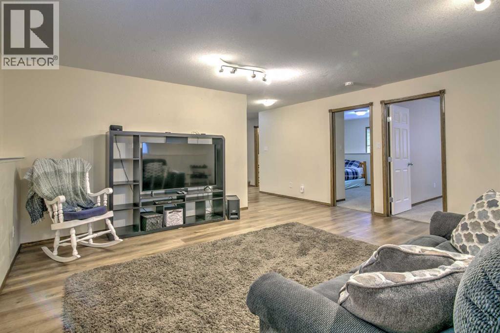 27 Kodiak Boulevard N, Lethbridge, Alberta  T1H 6S7 - Photo 34 - A2313079