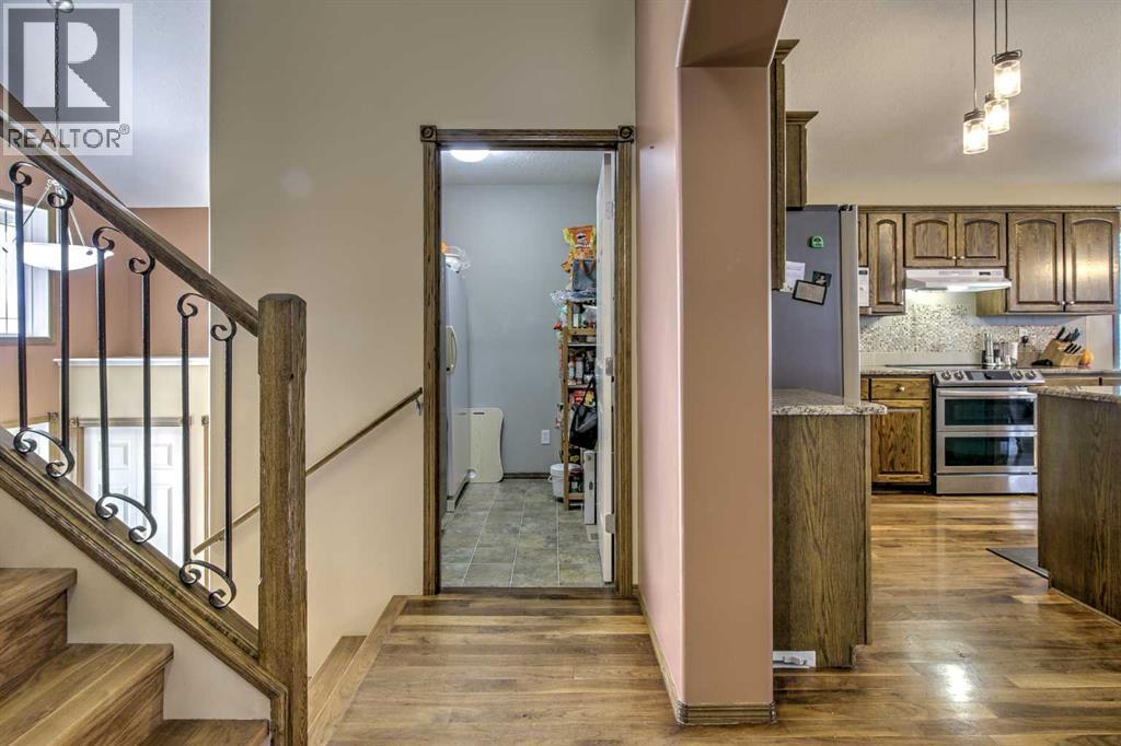 27 Kodiak Boulevard N, Lethbridge, Alberta  T1H 6S7 - Photo 6 - A2313079