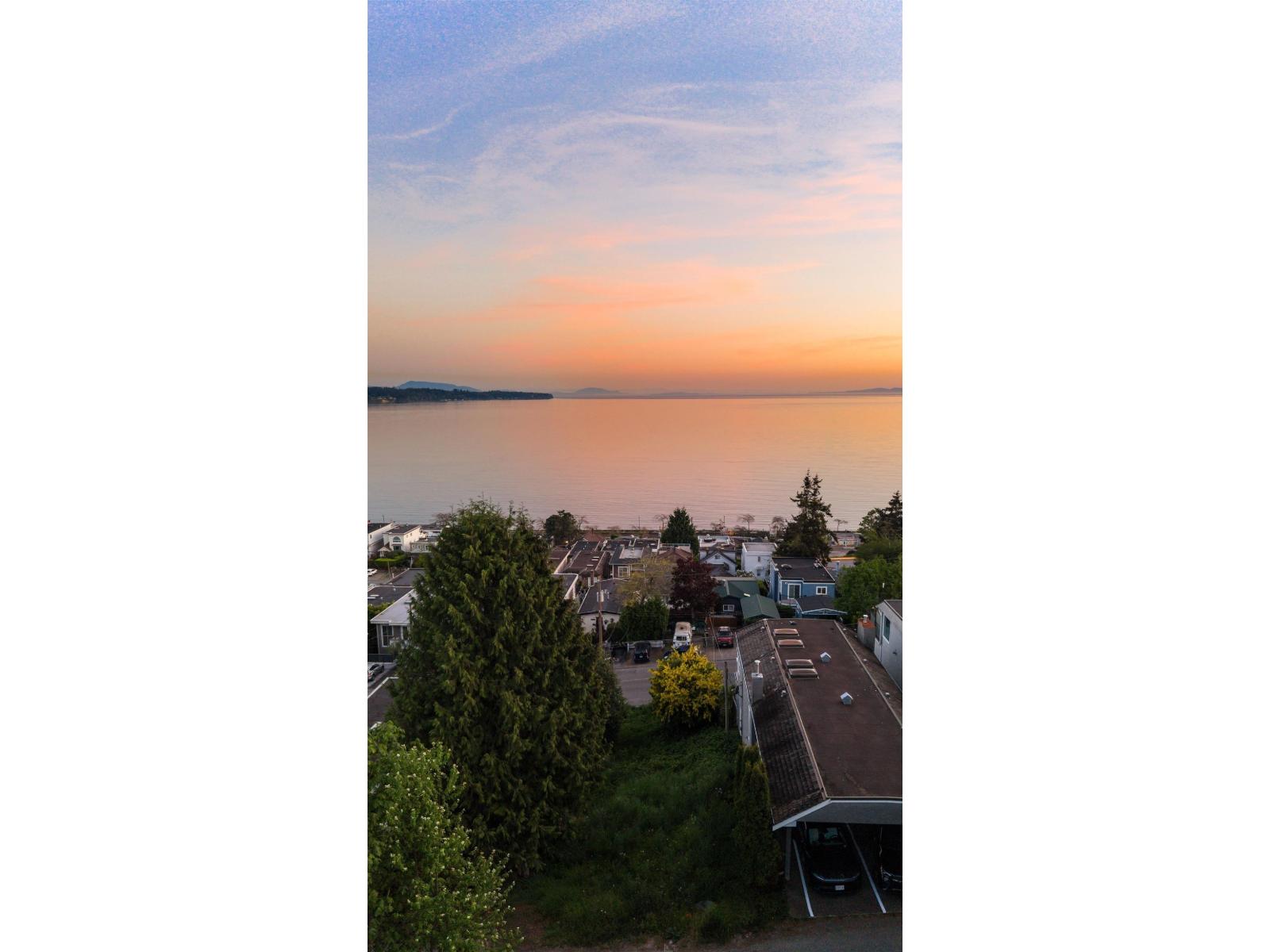 15519 Columbia Avenue, White Rock, British Columbia V4B 1K5 - Photo 11 - R3123819