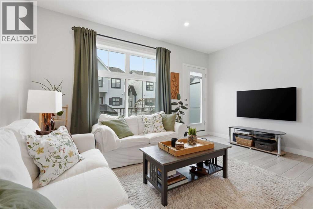 207 Les Jardins Park SE, Calgary, Alberta  T2C 5V3 - Photo 6 - A2312634