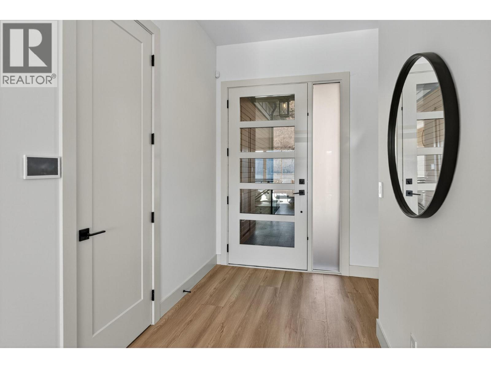 8932 Tavistock Road, Vernon, British Columbia  V1H 2L4 - Photo 3 - 10373508
