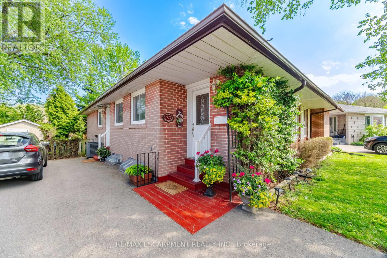1926 Reiss Court, Mississauga, Ontario  L5J 3S3 - Photo 8 - W13151988