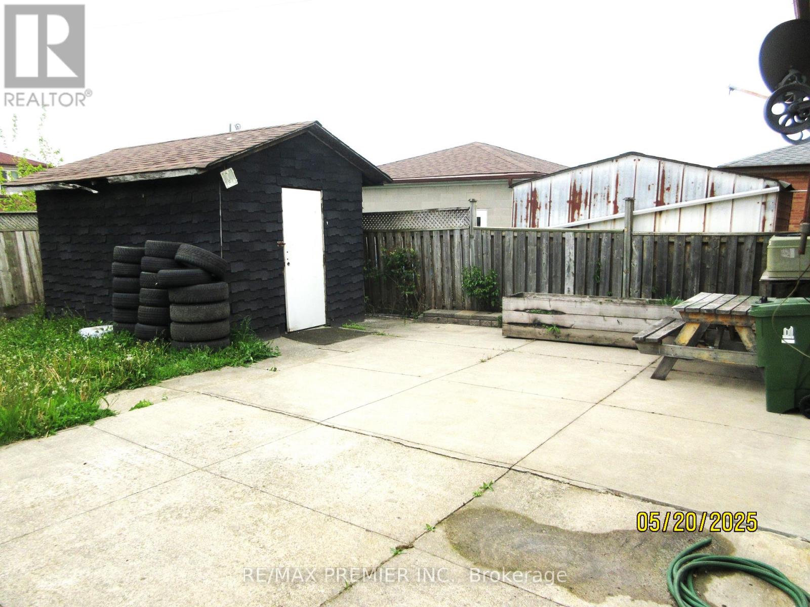 100 Snowood Court, Toronto, Ontario  M3N 1E8 - Photo 4 - W13152108