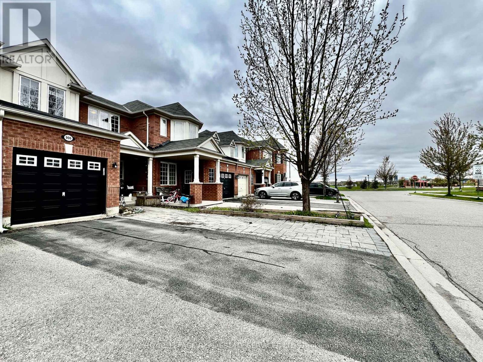 906 Burrows Gate, Milton, Ontario  L9T 0K7 - Photo 3 - W13152114