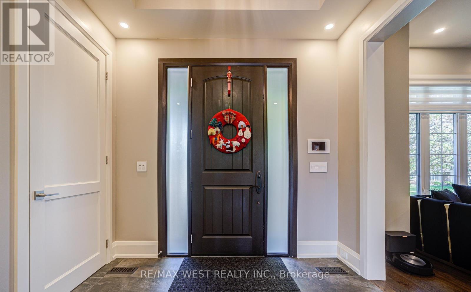 2194 Haygate Crescent, Mississauga (Sheridan), Ontario  L5K 1L5 - Photo 4 - W13152118