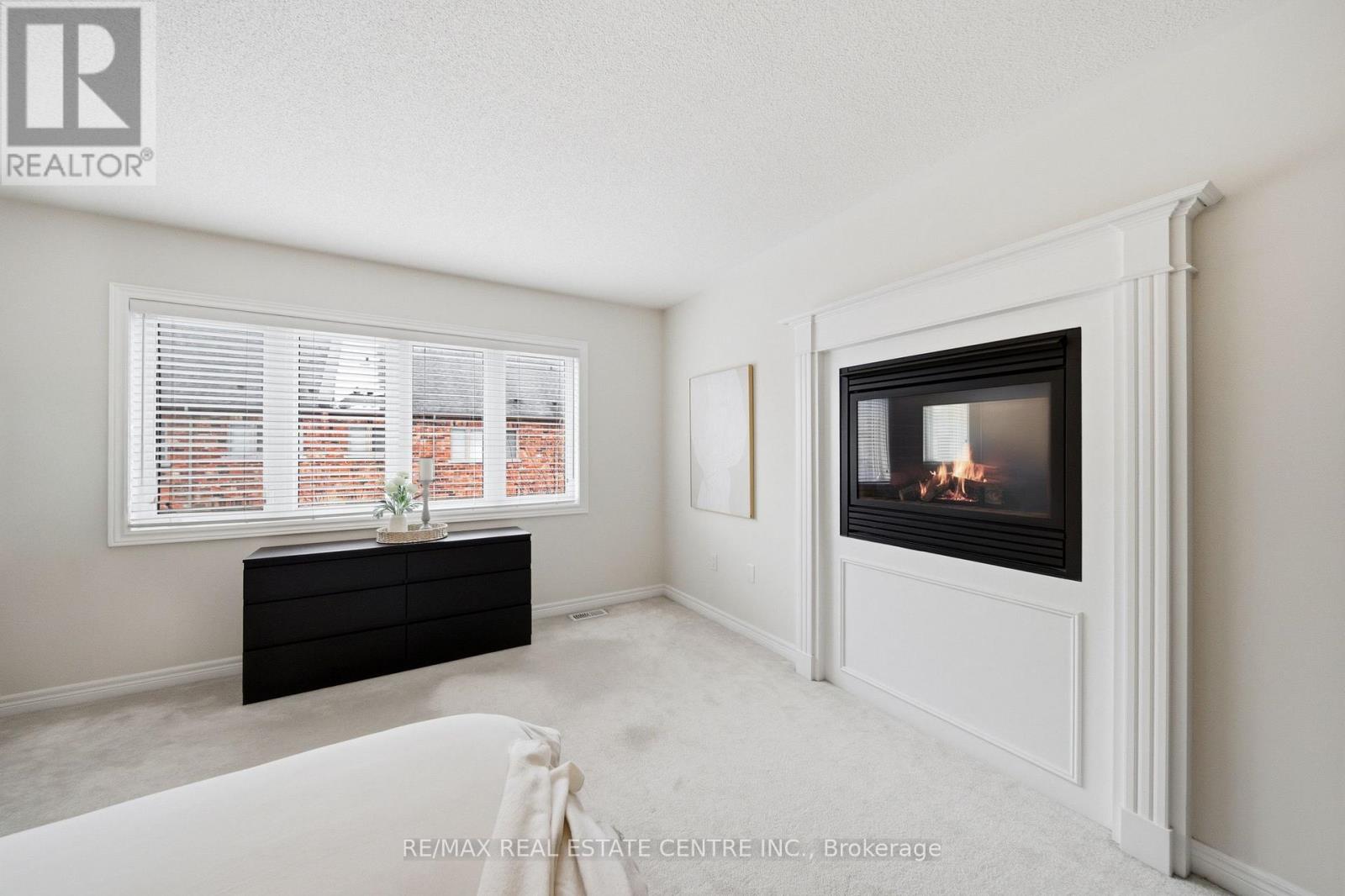 2466 Village Common, Oakville, Ontario  L6M 0S2 - Photo 32 - W13152136