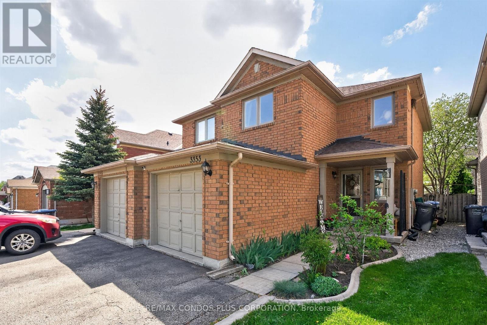 3353 Wild Cherry Lane, Mississauga, Ontario  L5N 7N7 - Photo 2 - W13152182