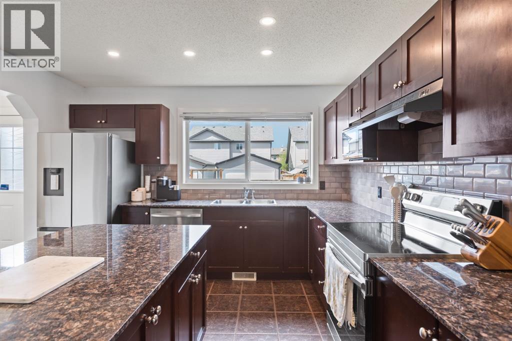 14 Luxstone Point SW, Airdrie, Alberta  T4B 0H8 - Photo 10 - A2313087