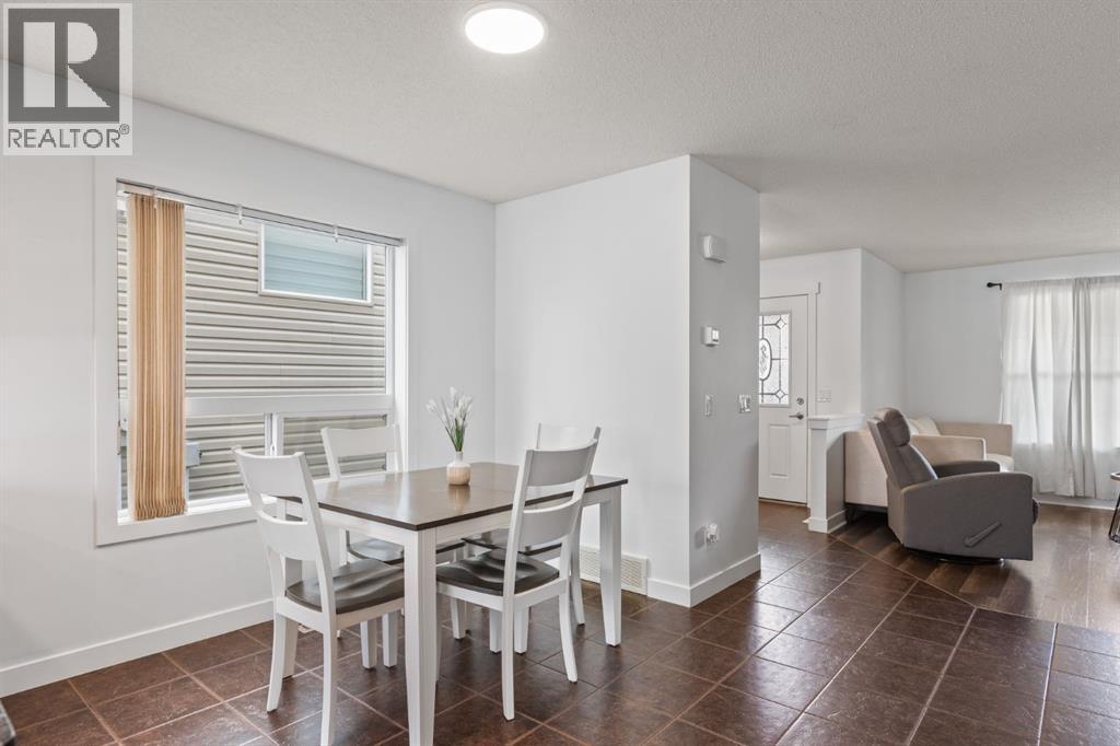 14 Luxstone Point SW, Airdrie, Alberta  T4B 0H8 - Photo 8 - A2313087