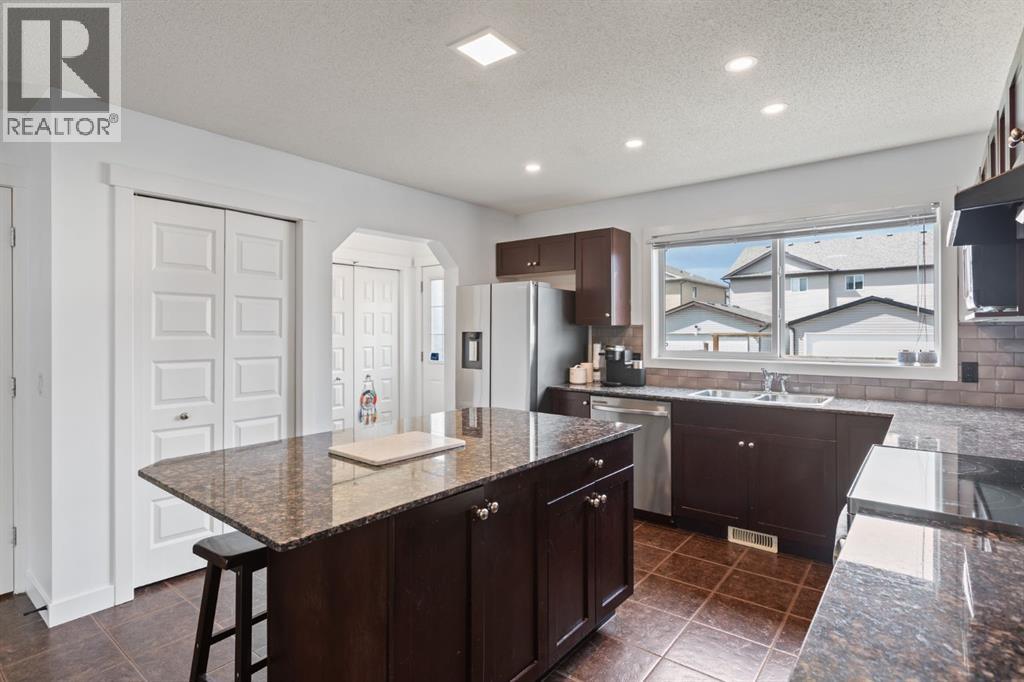 14 Luxstone Point SW, Airdrie, Alberta  T4B 0H8 - Photo 11 - A2313087