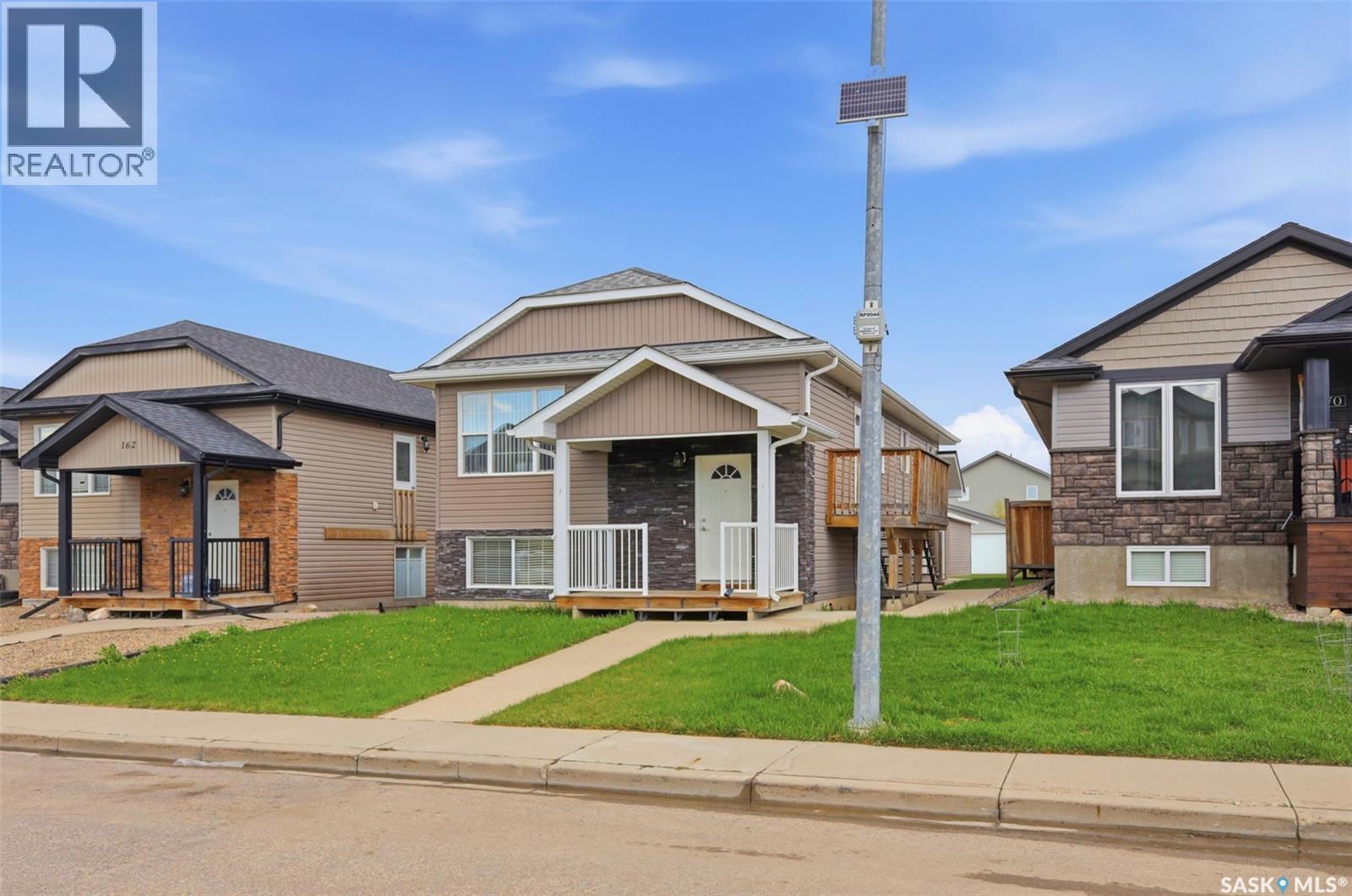 166 Rajput Way, Saskatoon, Saskatchewan  S7W 0L5 - Photo 2 - SK036591