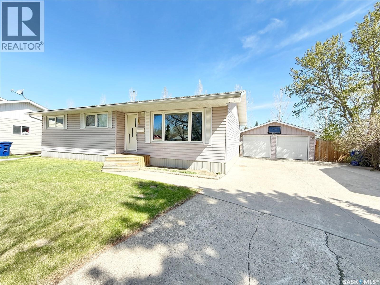 536 Mcgillivray Drive, Weyburn, Saskatchewan  S4H 1M2 - Photo 1 - SK036579