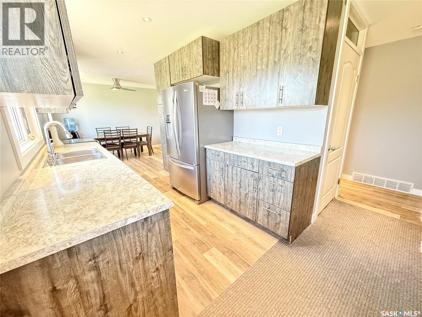 536 Mcgillivray Drive, Weyburn, Saskatchewan  S4H 1M2 - Photo 9 - SK036579
