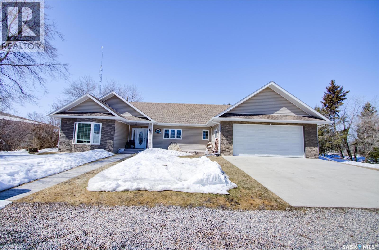 120 1st AVENUE E, Love, Saskatchewan