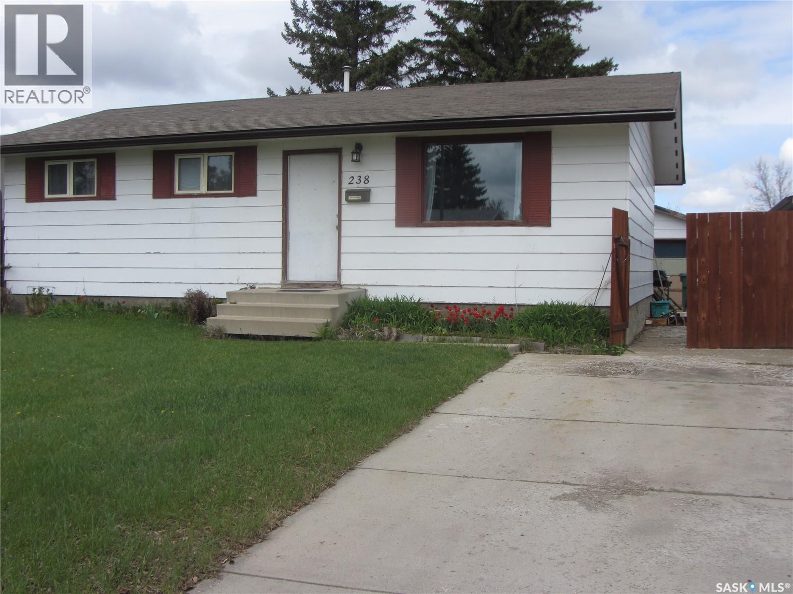 238 St Laurent Crescent, Saskatoon, Saskatchewan  S7L 4W9 - Photo 9 - SK036553