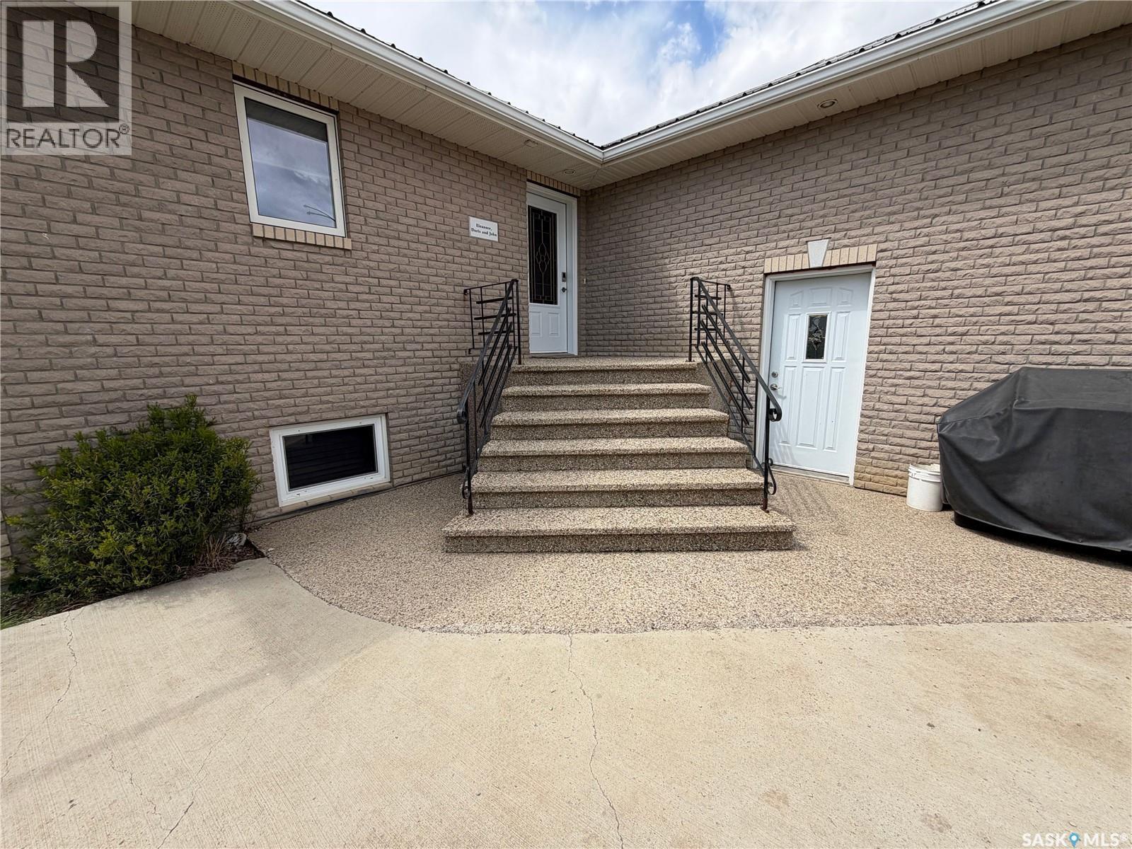 Kolody Acreage, Auvergne Rm No. 76, Saskatchewan S0N 1Z0 - Photo 2 - SK036504