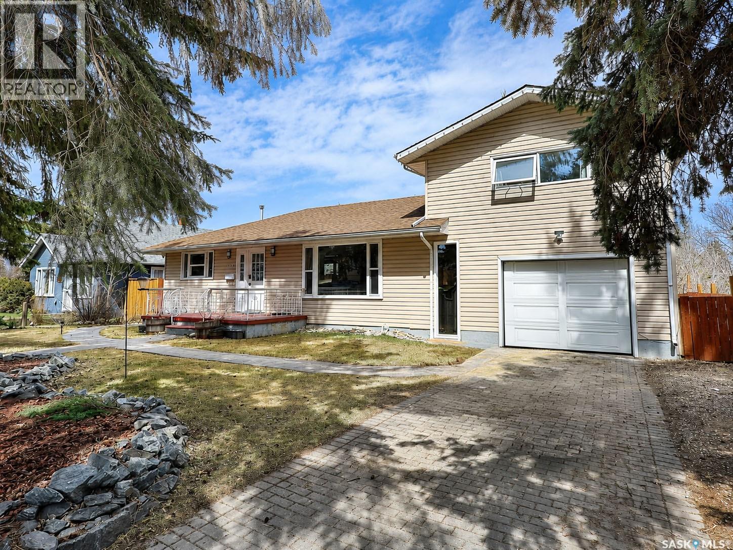 312 20th Street E, Prince Albert, Saskatchewan  S6V 1K8 - Photo 1 - SK036475
