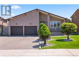 140 SOLOMON CRESCENT, Hamilton, Ontario
