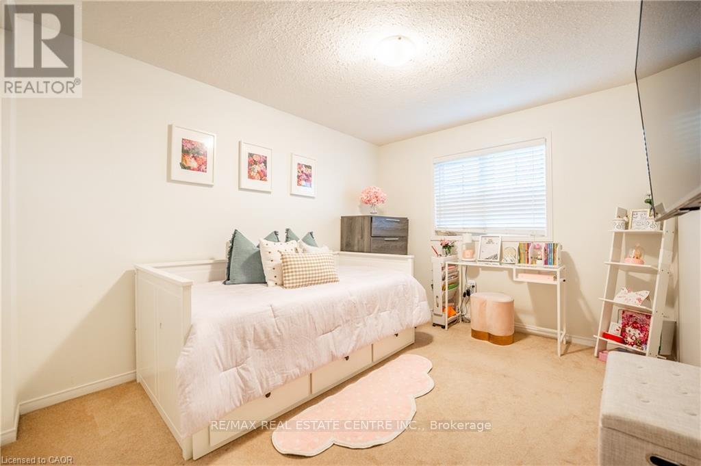 30 Fallowfield Drive, Kitchener, Ontario  N2C 0A8 - Photo 16 - X13152196