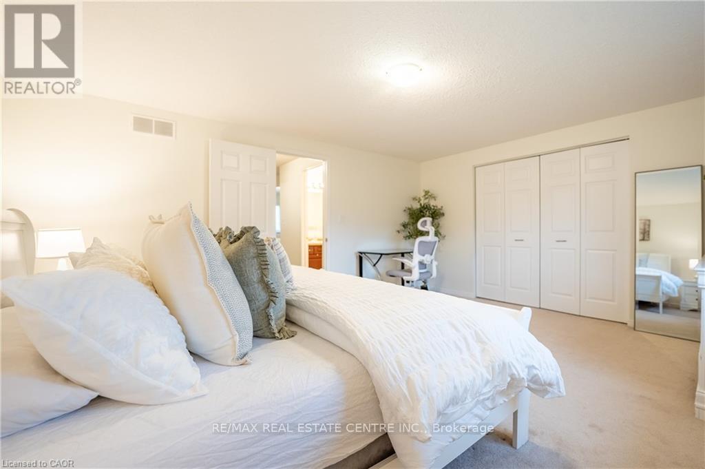 30 Fallowfield Drive, Kitchener, Ontario  N2C 0A8 - Photo 25 - X13152196