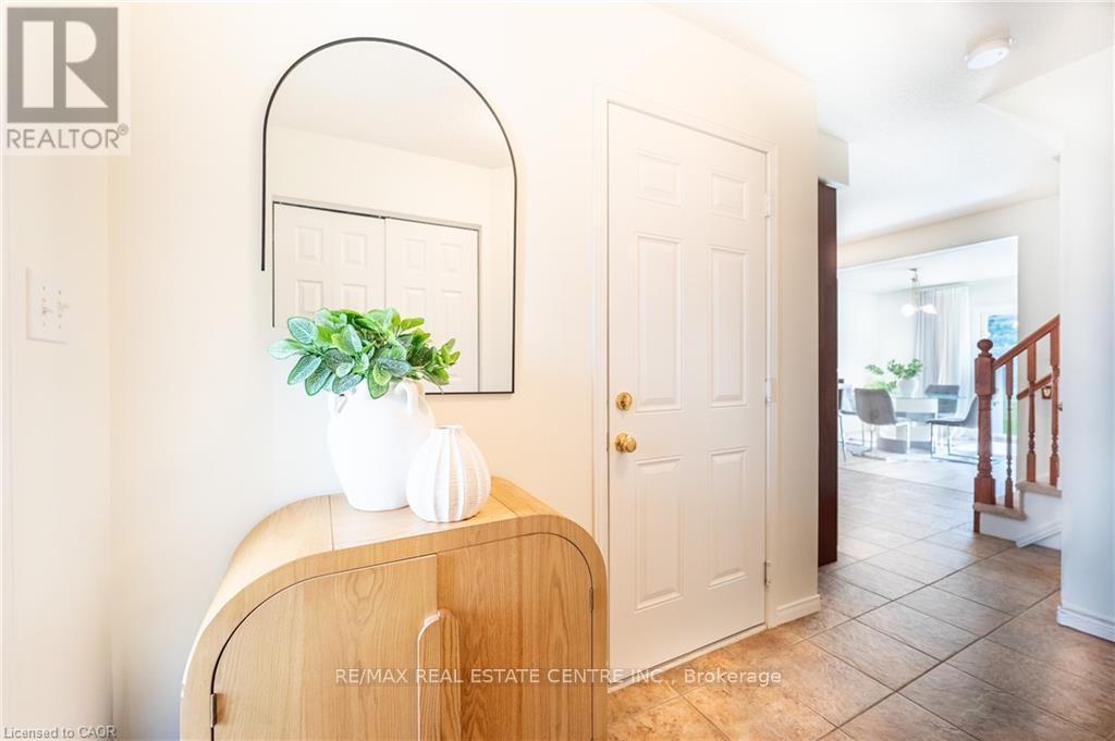30 Fallowfield Drive, Kitchener, Ontario  N2C 0A8 - Photo 6 - X13152196