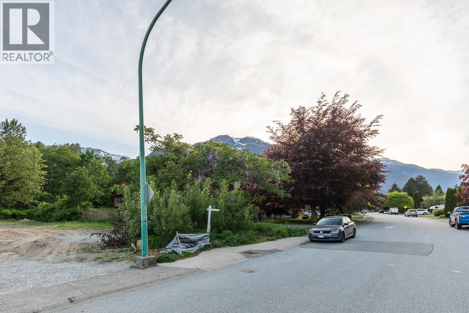 1583 Eagle Run Drive, Squamish, British Columbia  V8E 1M1 - Photo 10 - R3125873
