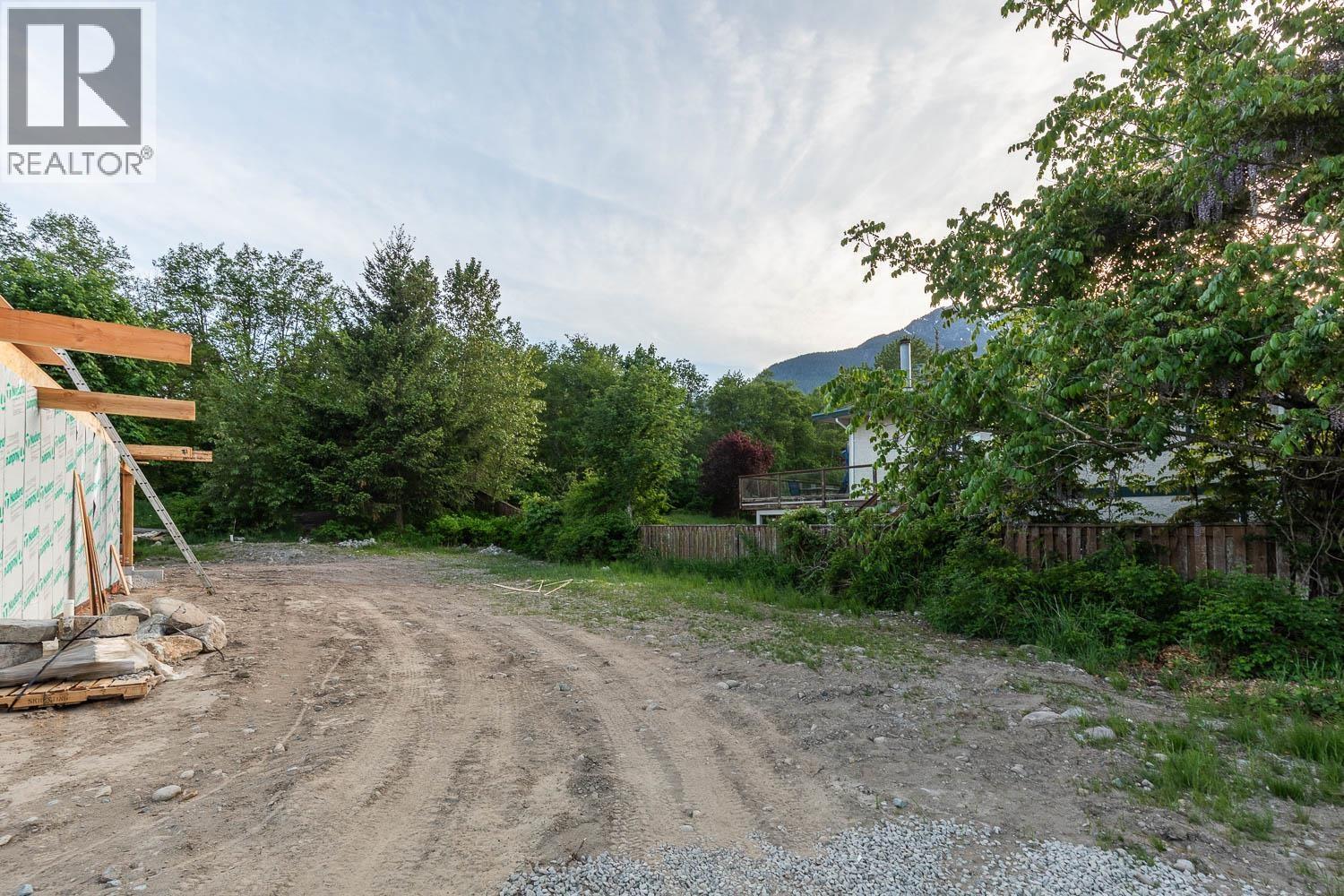 1583 Eagle Run Drive, Squamish, British Columbia  V8E 1M1 - Photo 8 - R3125873