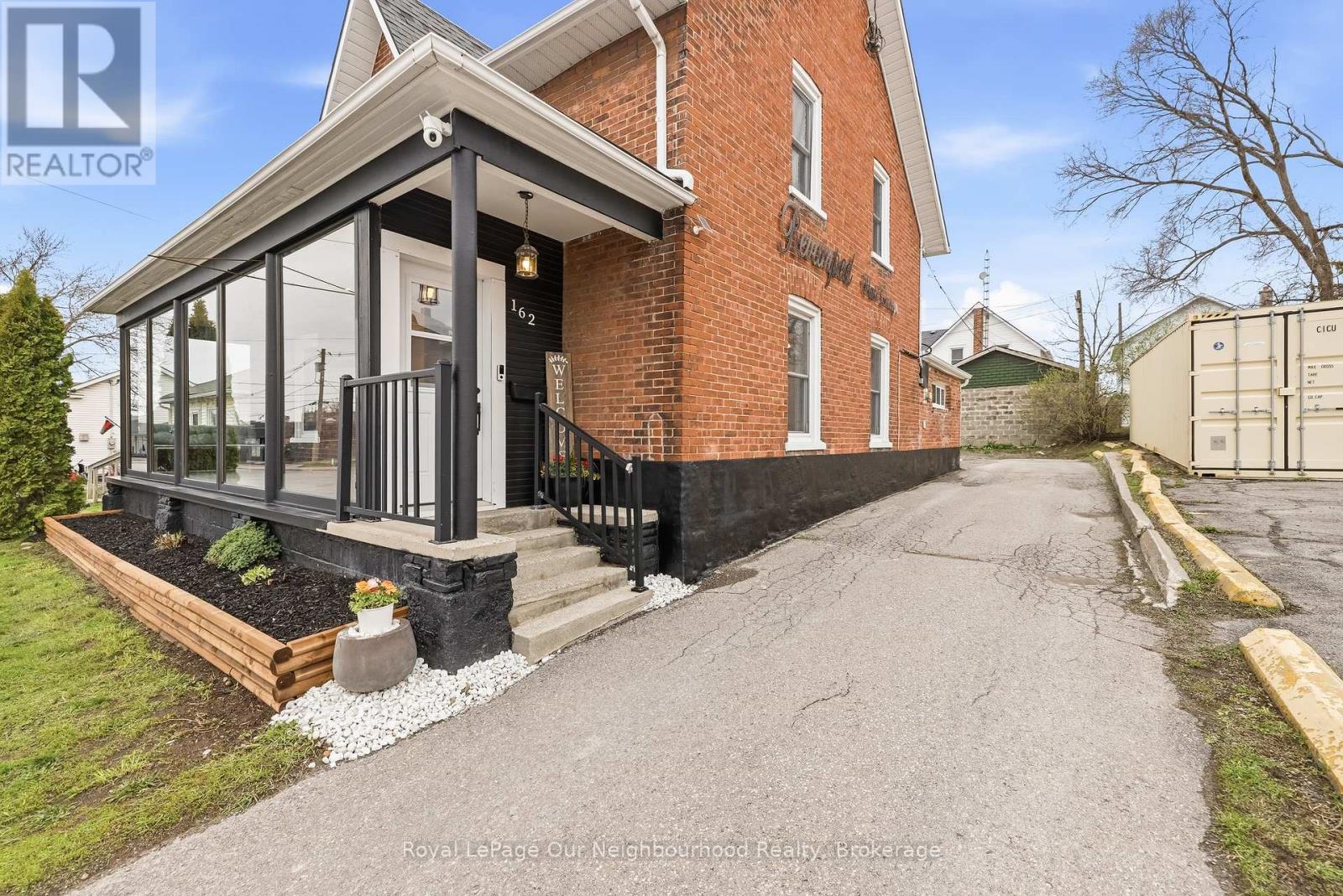 162 Dundas Street E, Quinte West, Ontario  K8V 1L4 - Photo 2 - X13152260
