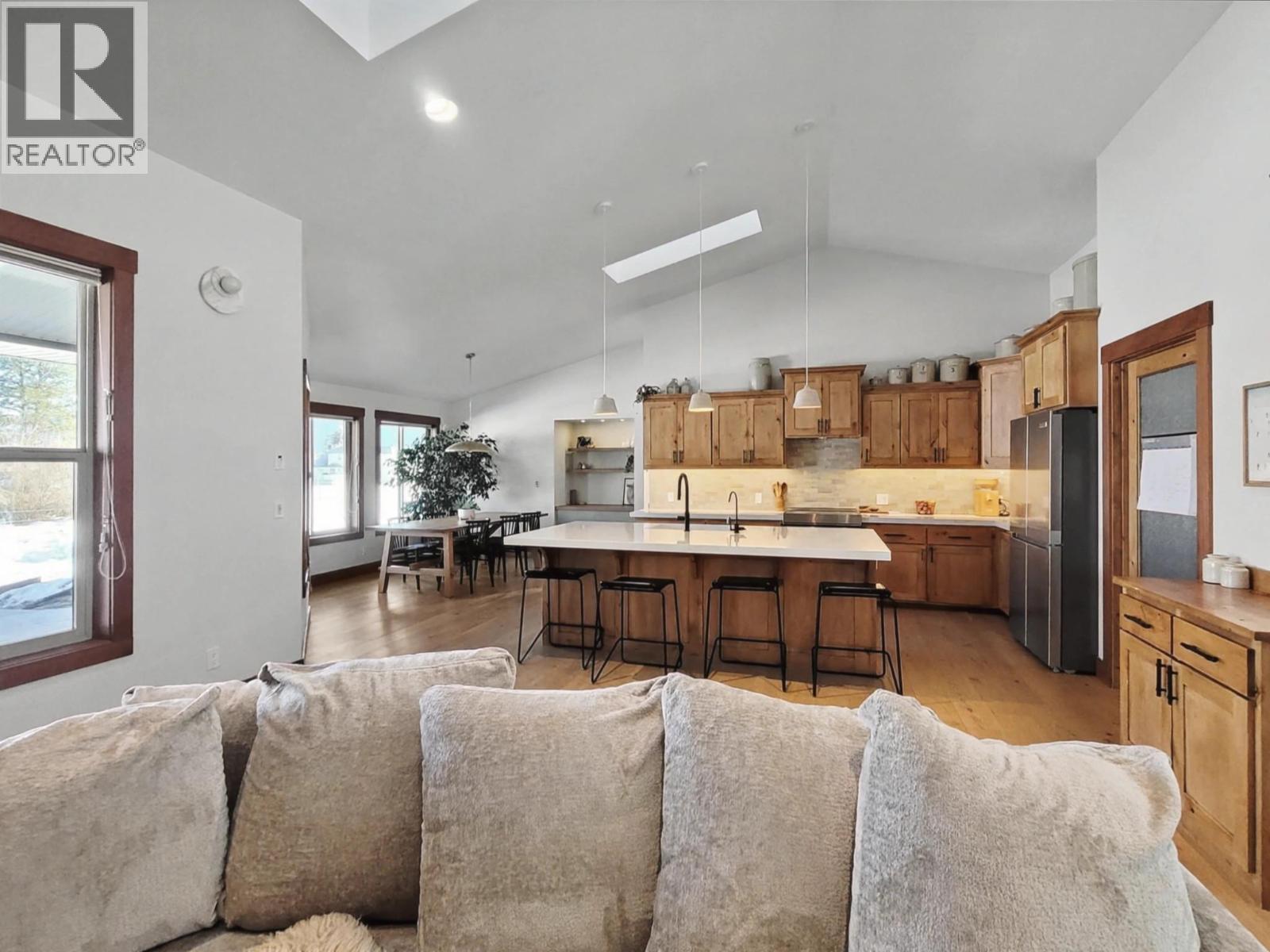 8170 Plotnikoff Road, Grand Forks, British Columbia  V0H 1H2 - Photo 13 - 10376518