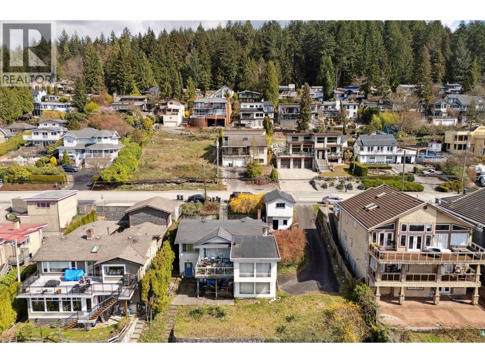 1038 Ioco Road, Port Moody, British Columbia  V3H 2X1 - Photo 3 - R3125897