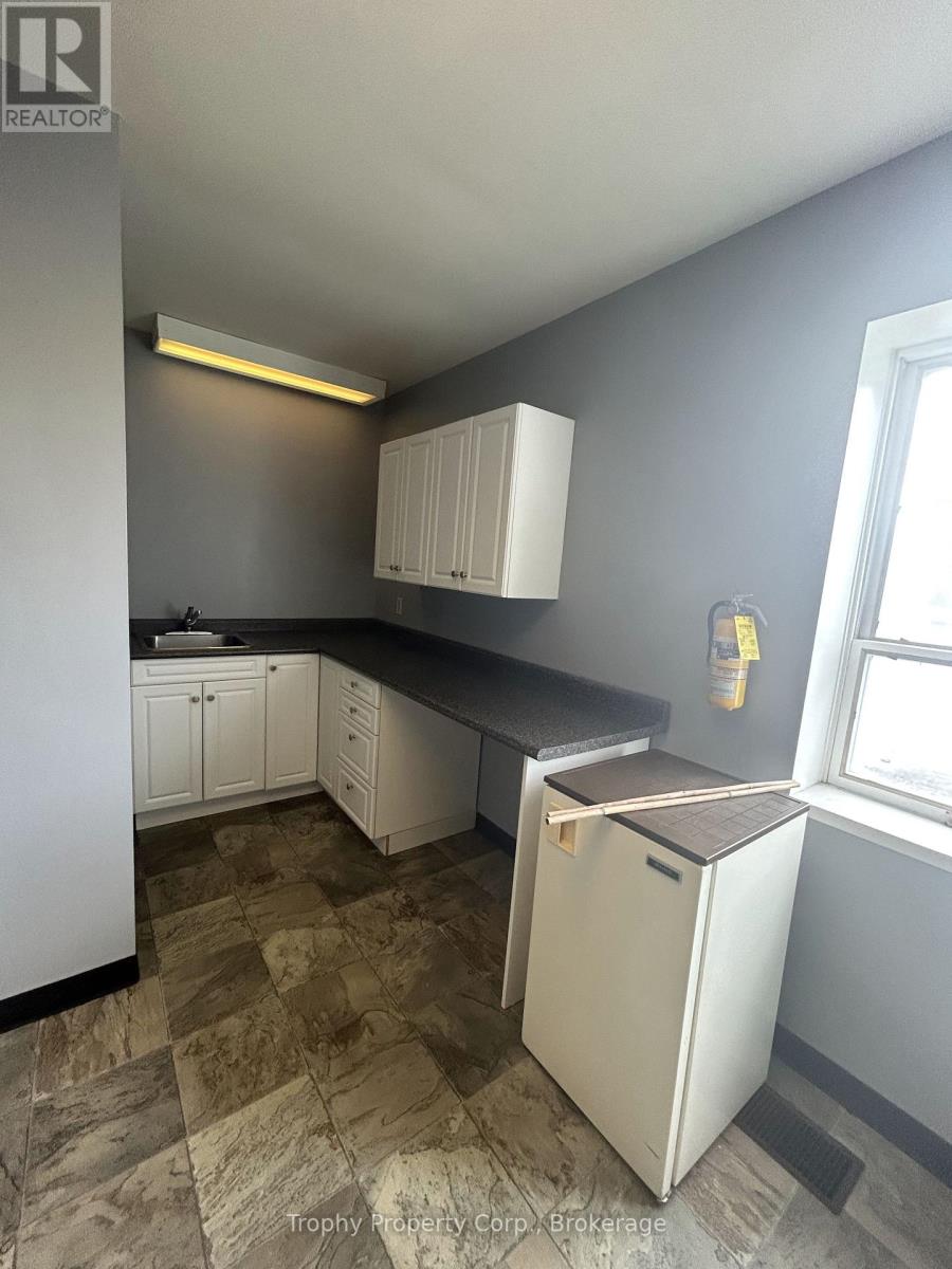 205 - 235 Highland Street, Dysart Et Al (Dysart), Ontario  K0M 1S0 - Photo 5 - X13152242