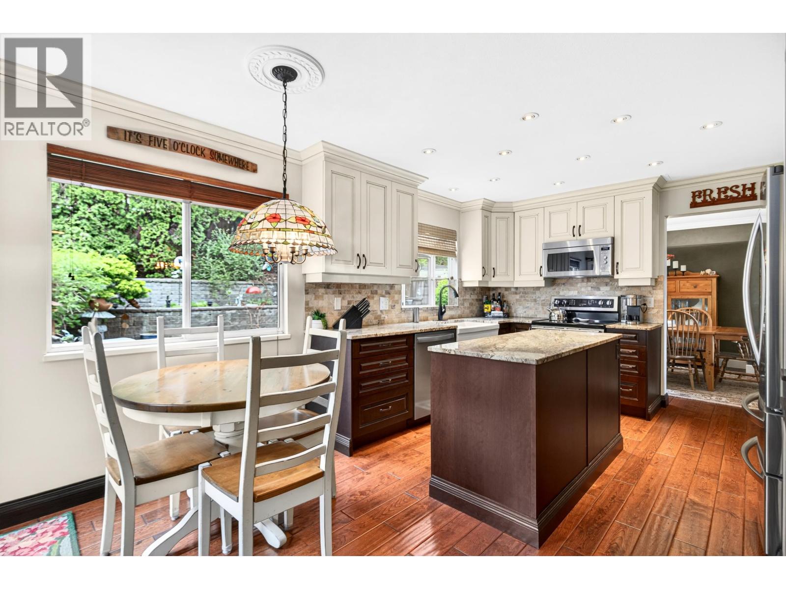 2411 Magellan Court, Coquitlam, British Columbia  V3K 6P8 - Photo 10 - R3125943