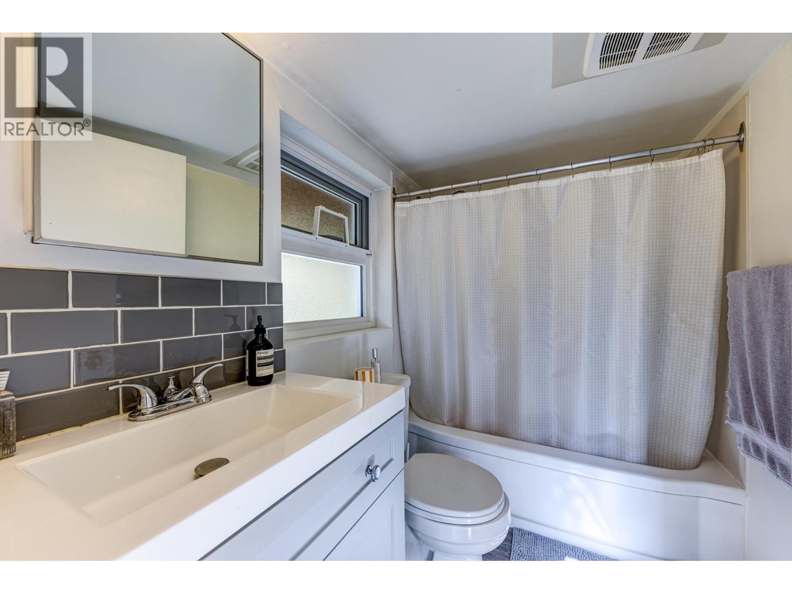 3039 St. Georges Avenue, North Vancouver, British Columbia  V7N 1V1 - Photo 29 - R3116228